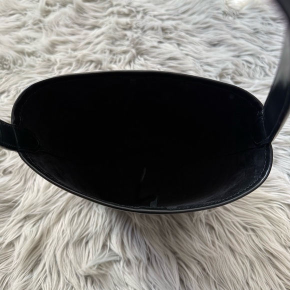 THE ROW N/S Park Small Glossed-Leather Tote - Picture 7 of 15